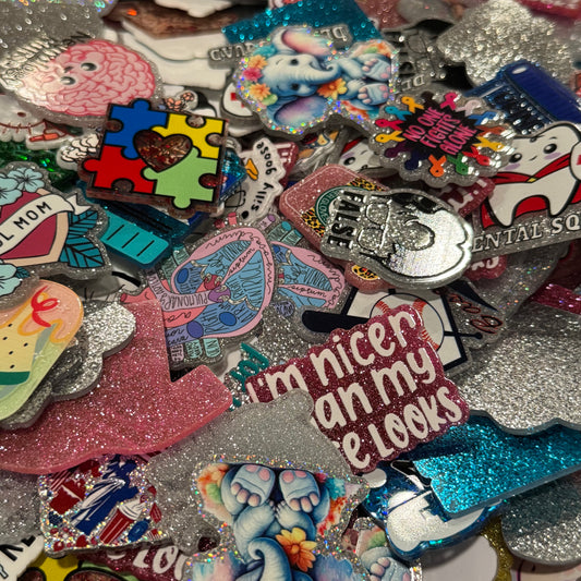 25ct Random Acrylic Flatback Scoop